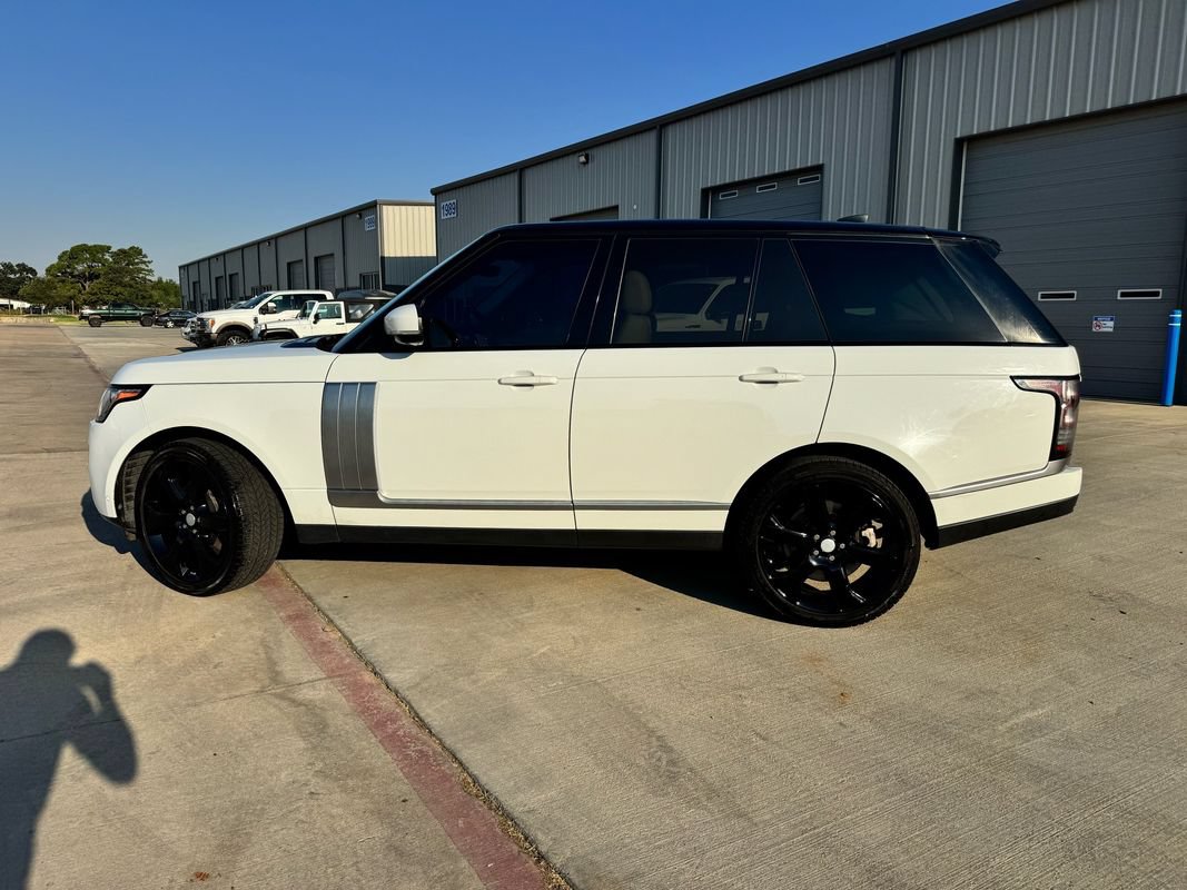 Used 2017 Land Rover Range Rover Supercharged AWD/4WD image 3