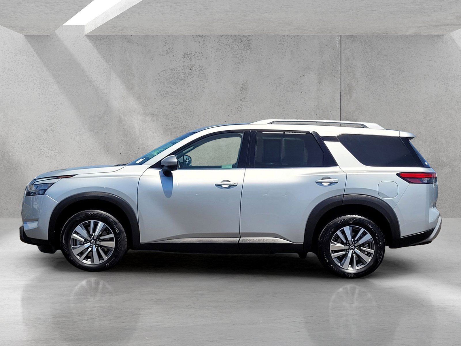 Used 2025 Nissan Pathfinder SL AWD/4WD image 8