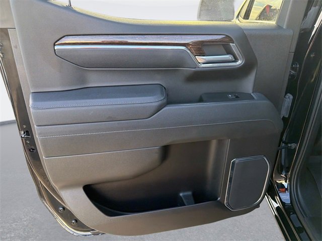 Used 2025 GMC Sierra 1500 Elevation image 14