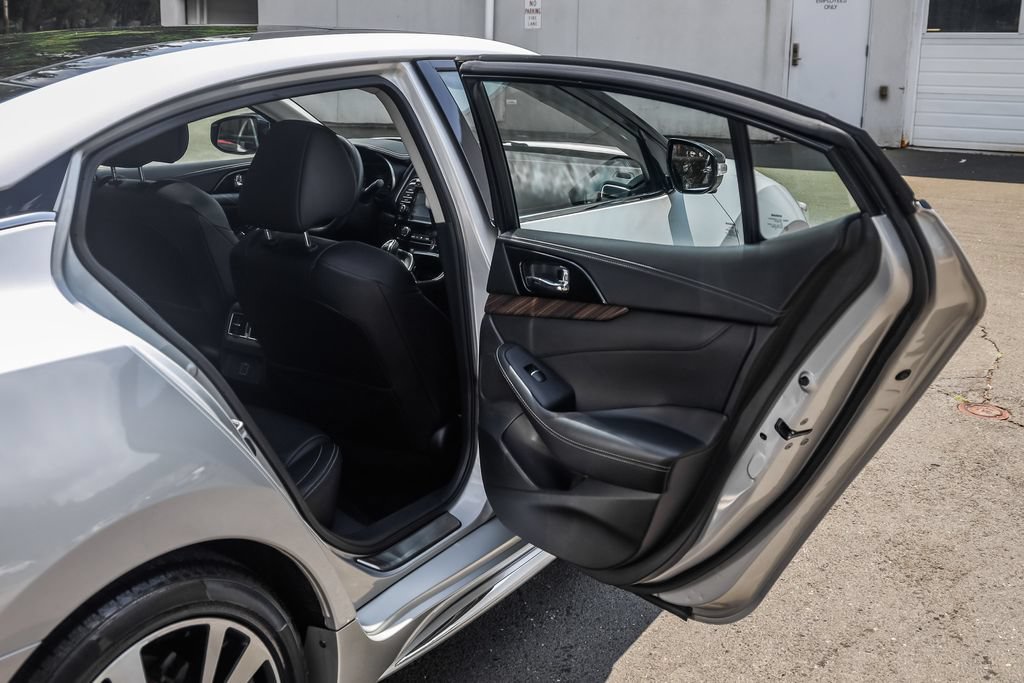 Used 2018 Nissan Maxima Platinum FWD image 17