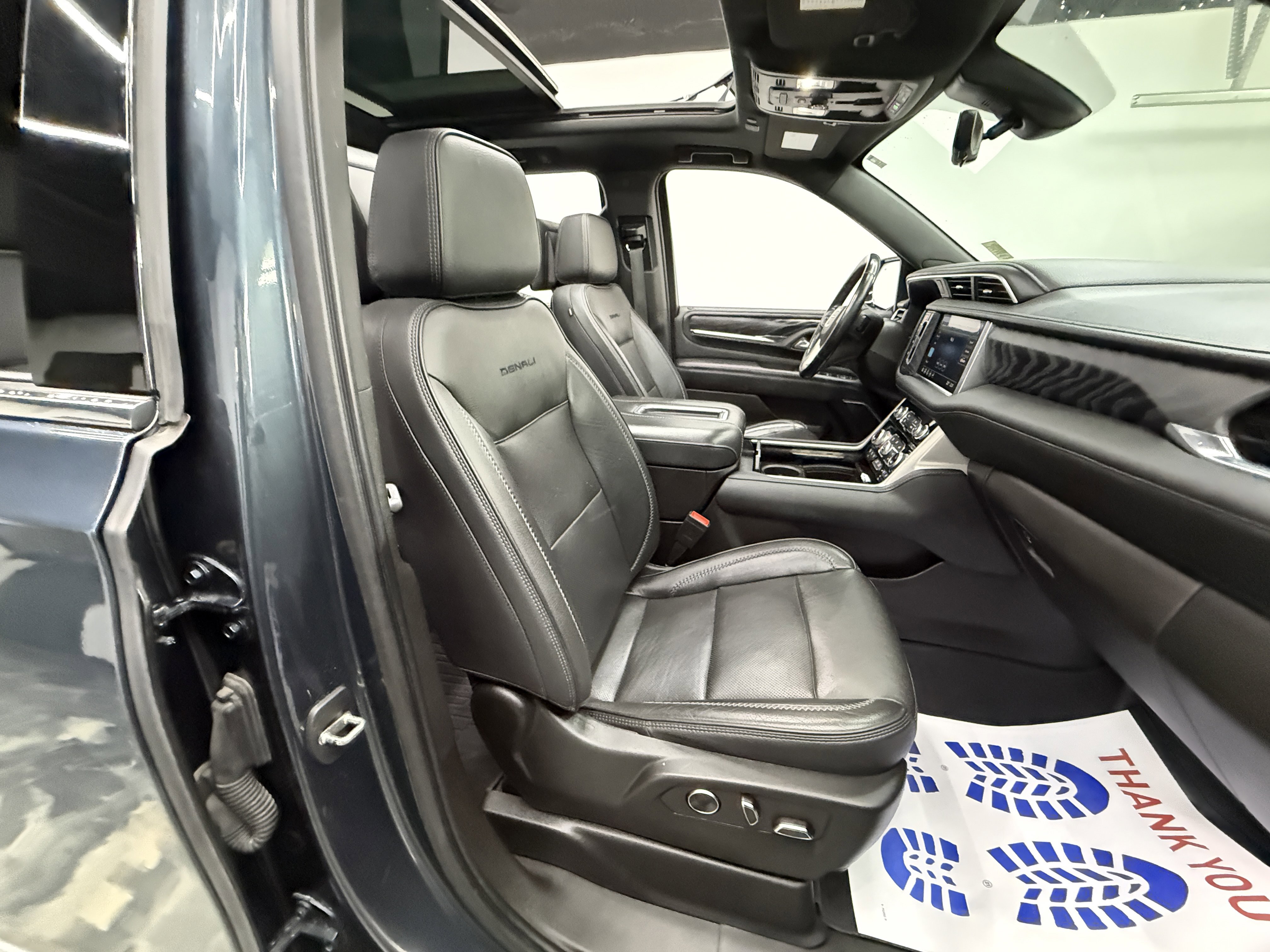 Used 2021 GMC Yukon Denali w/ Denali Ultimate Package image 22