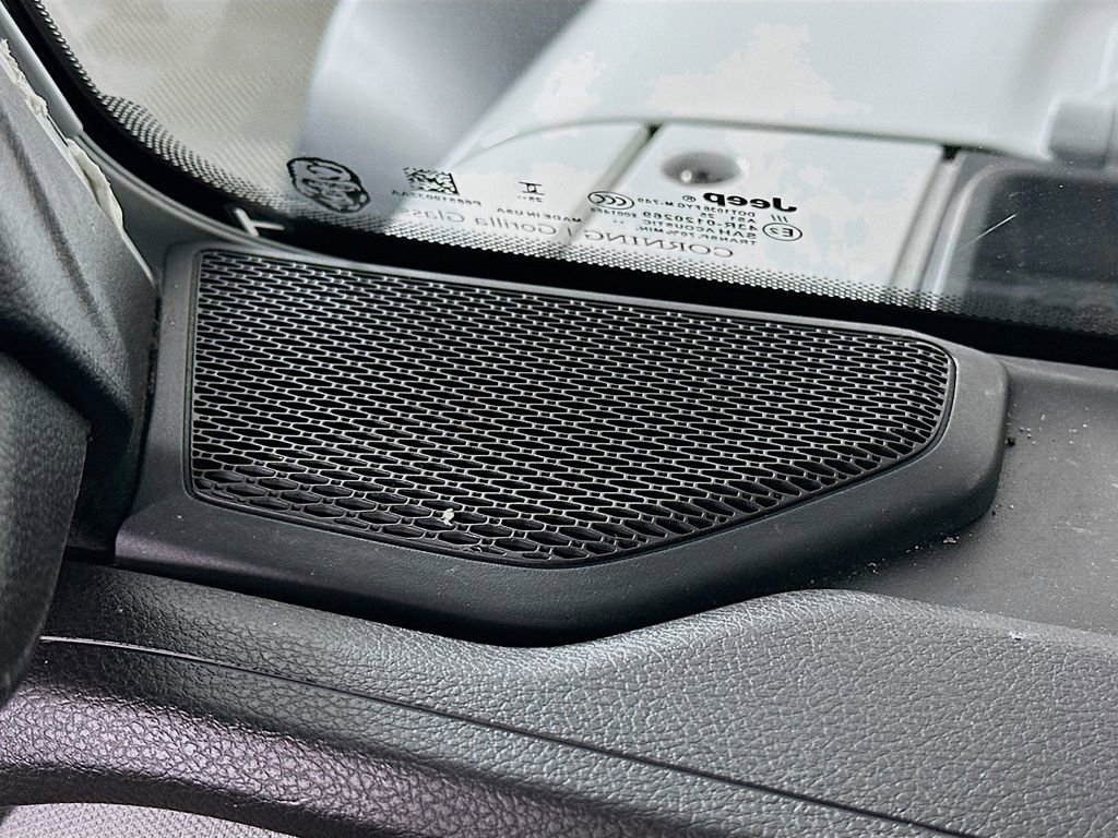 Certified 2025 Jeep Wrangler Willys image 28