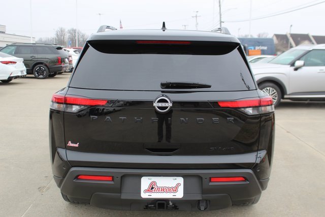 Used 2023 Nissan Pathfinder SV w/ SV Premium Package image 4