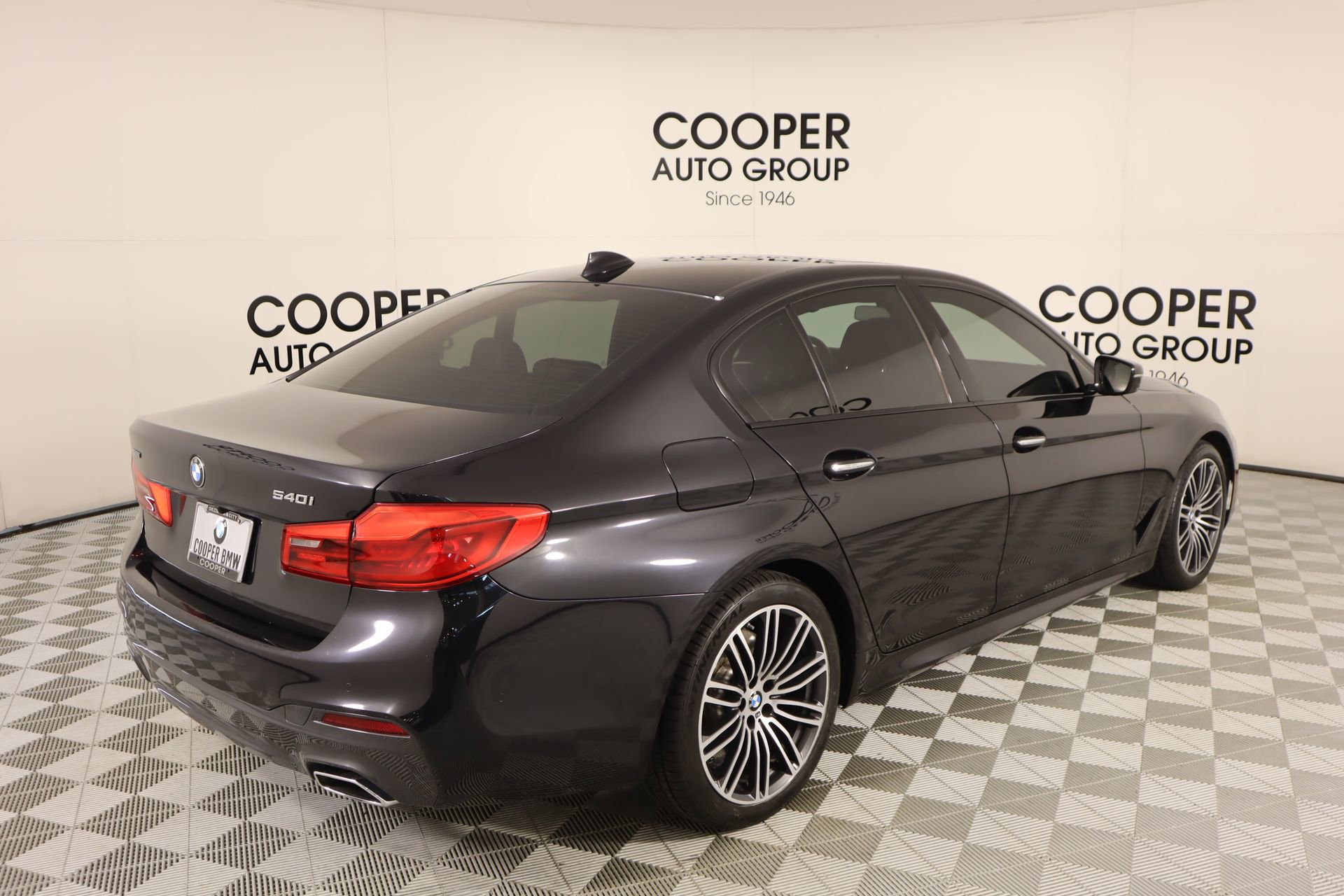 Used 2017 BMW 540i xDrive image 22