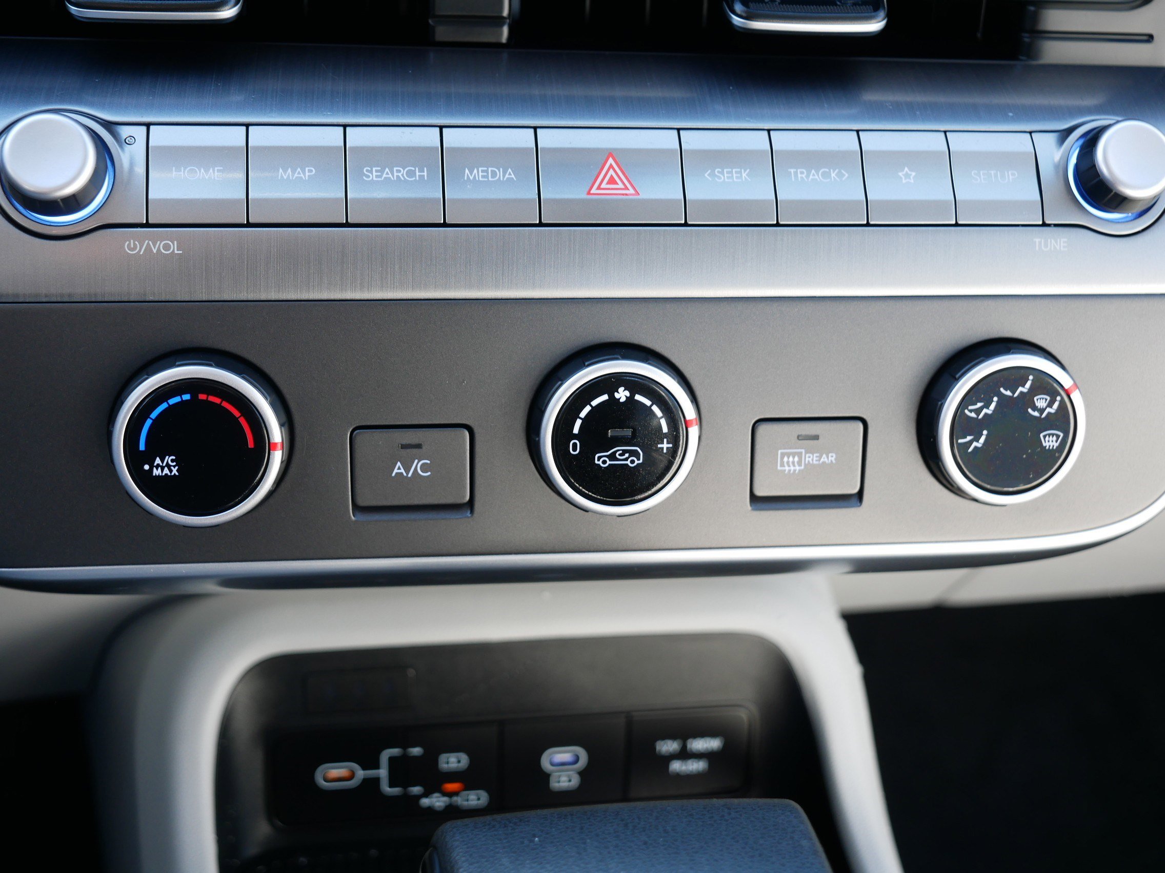 Used 2024 Hyundai Kona SE image 23