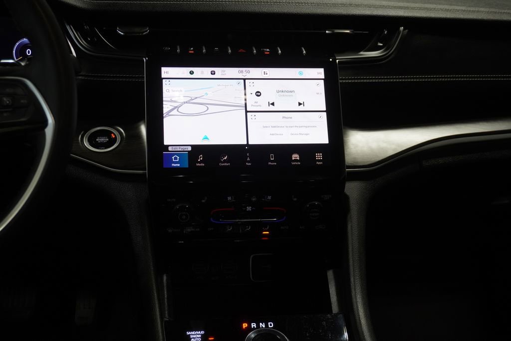 Used 2024 Jeep Grand Cherokee Limited w/ Luxury Tech Group II image 13