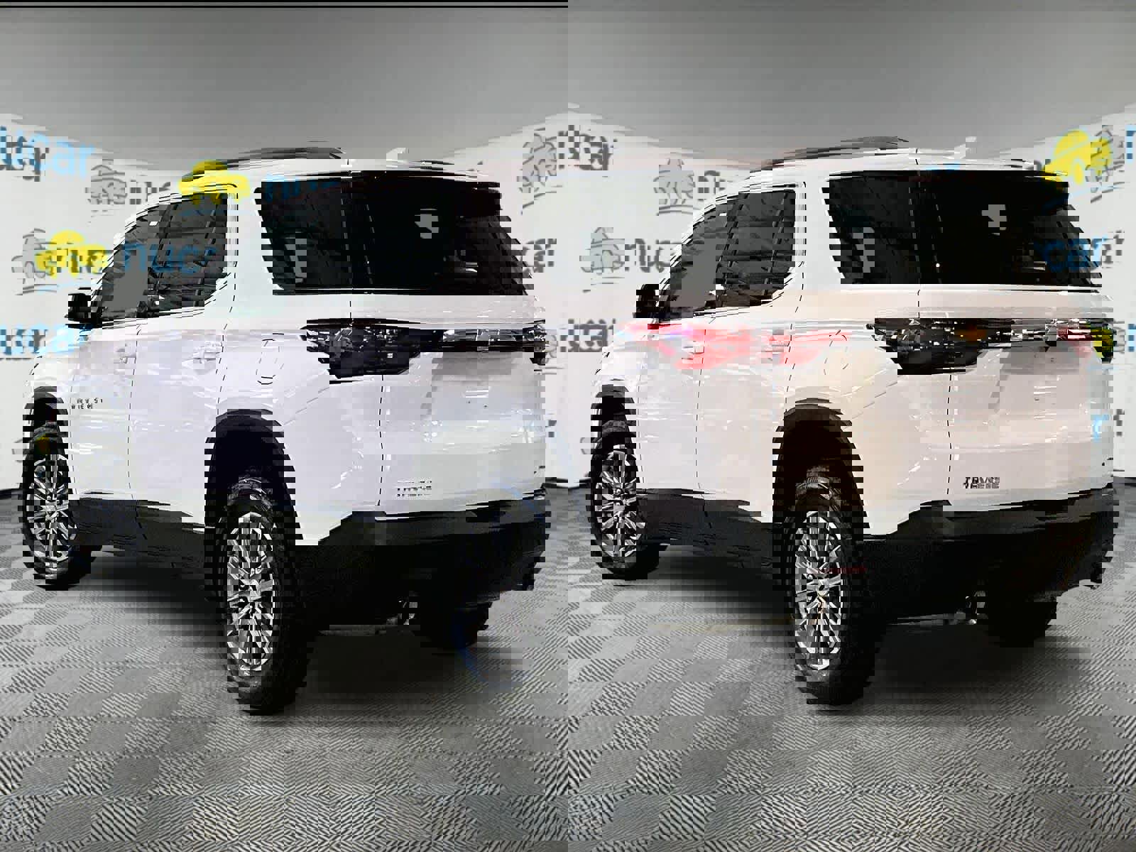 Used 2023 Chevrolet Traverse LT image 4