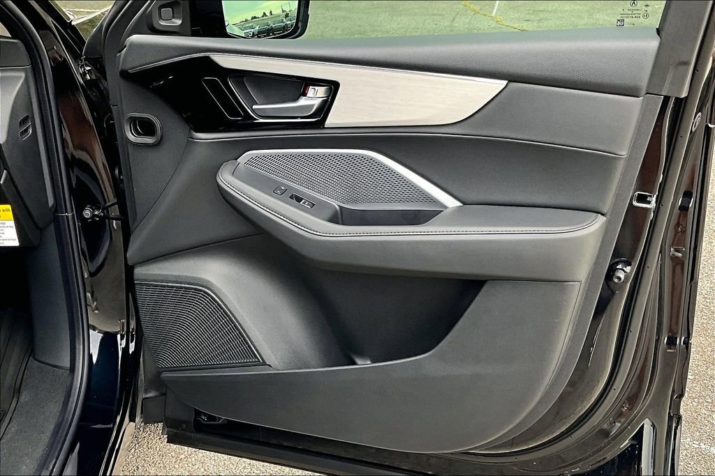 Used 2025 Acura MDX SH-AWD image 24