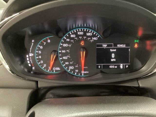 Used 2022 Chevrolet Trax LT w/ LT Convenience Package image 8