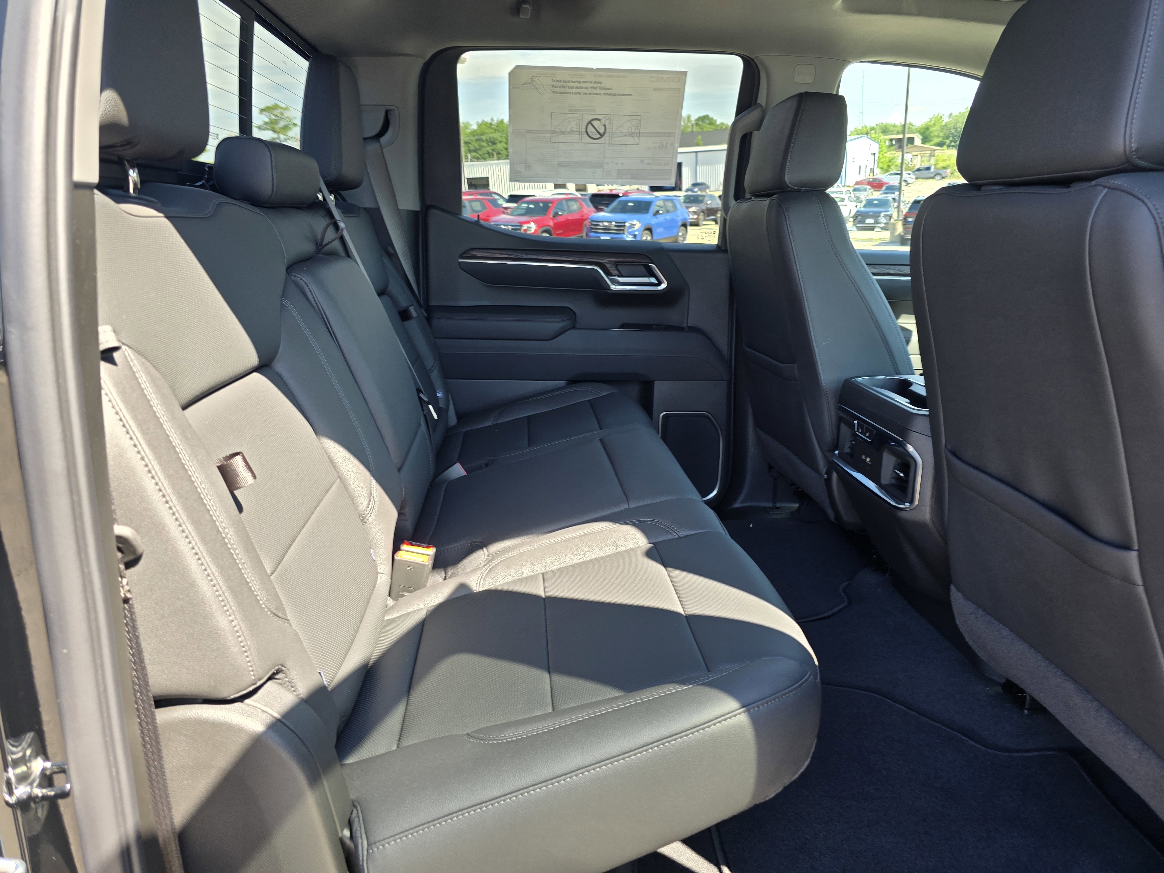 New 2025 GMC Sierra 1500 SLT w/ SLT Convenience Package image 21