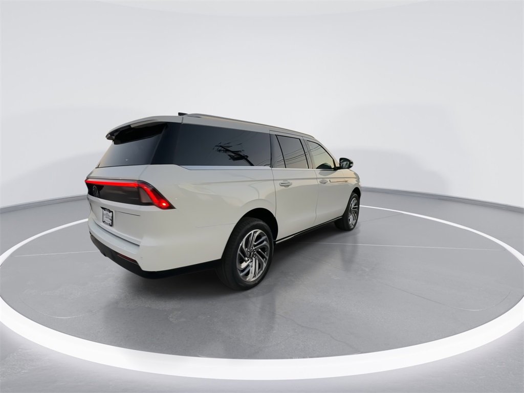 New 2025 Lincoln Navigator L Reserve image 8