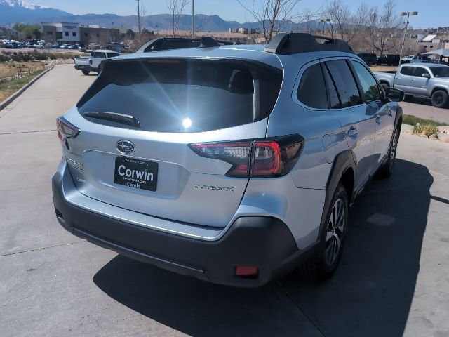 Used 2025 Subaru Outback Premium AWD/4WD image 9