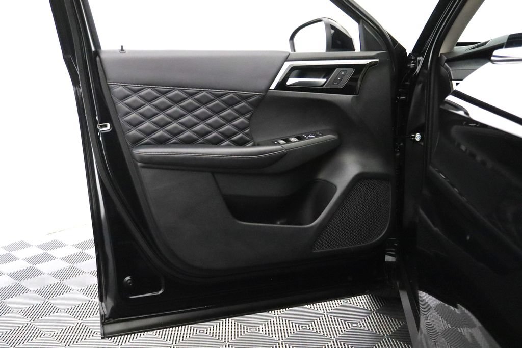 Used 2023 Mitsubishi Outlander SEL AWD/4WD image 16