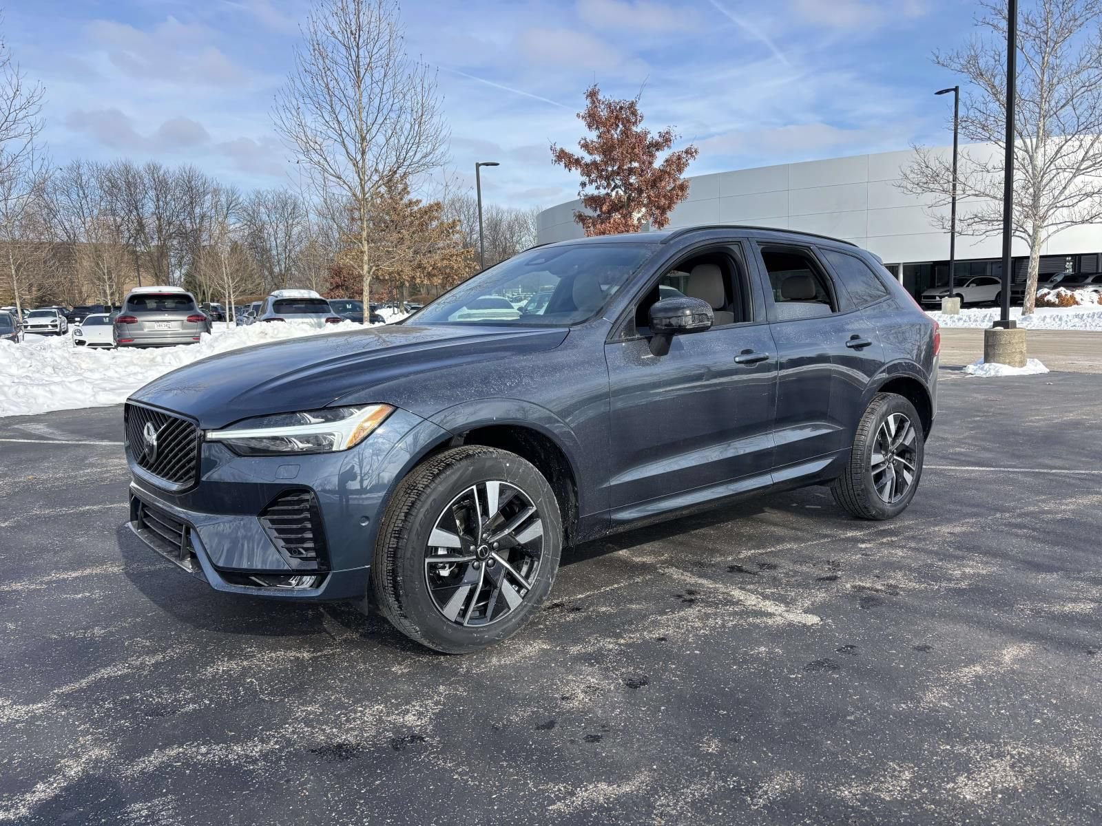 New 2026 Volvo XC60 B5 Plus w/ Protection Package Premier AWD/4WD image 3