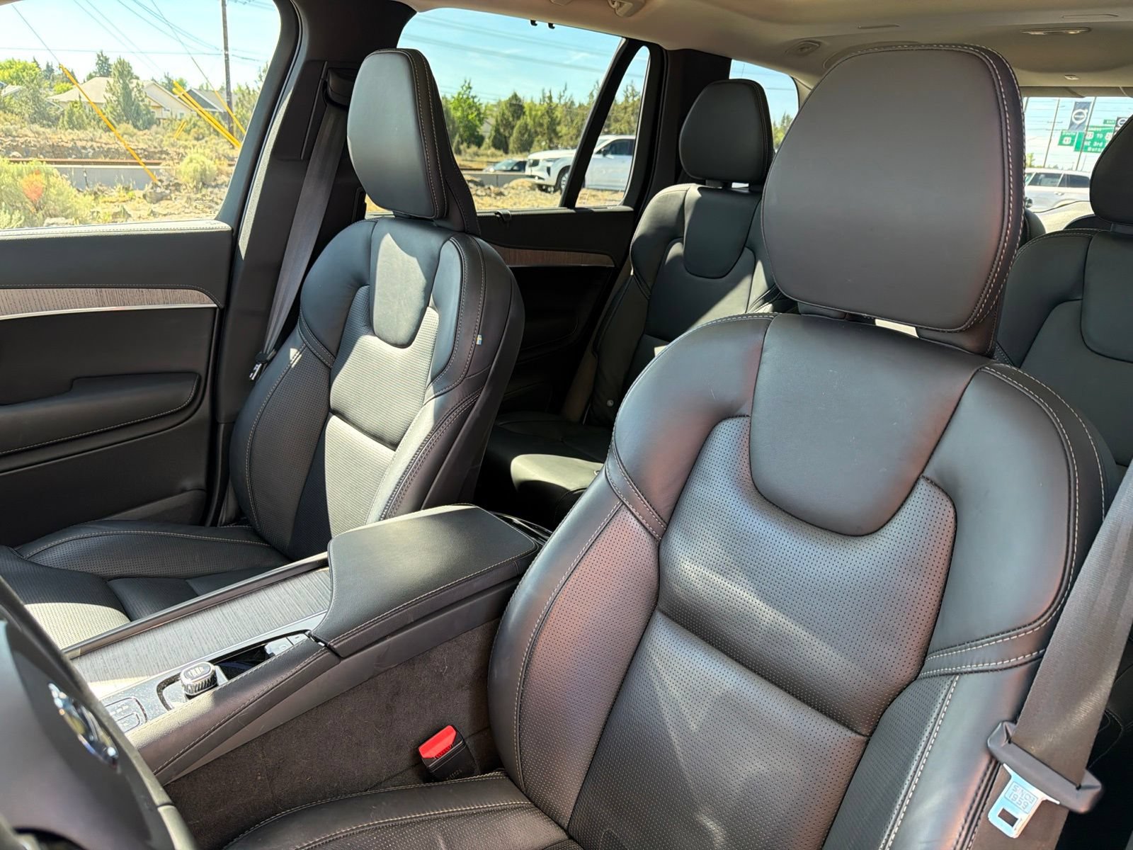 Used 2023 Volvo XC90 T8 Ultimate w/ Protection Package Premier AWD/4WD image 19