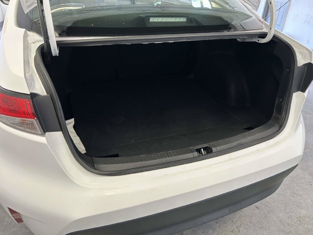 Used 2023 Toyota Corolla LE FWD image 12