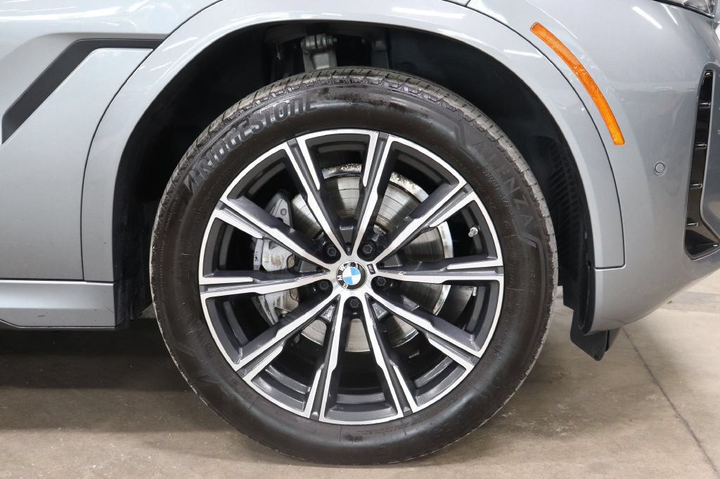 Used 2026 BMW X6 xDrive40i AWD/4WD image 39