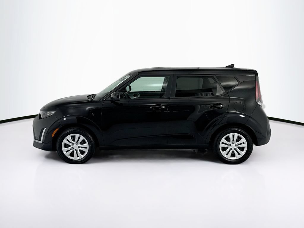 Used 2023 Kia Soul LX FWD image 8