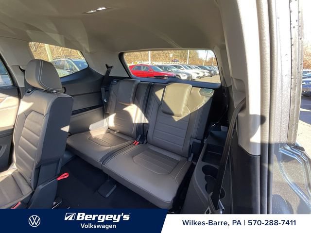 Used 2024 Volkswagen Atlas SEL AWD/4WD image 17