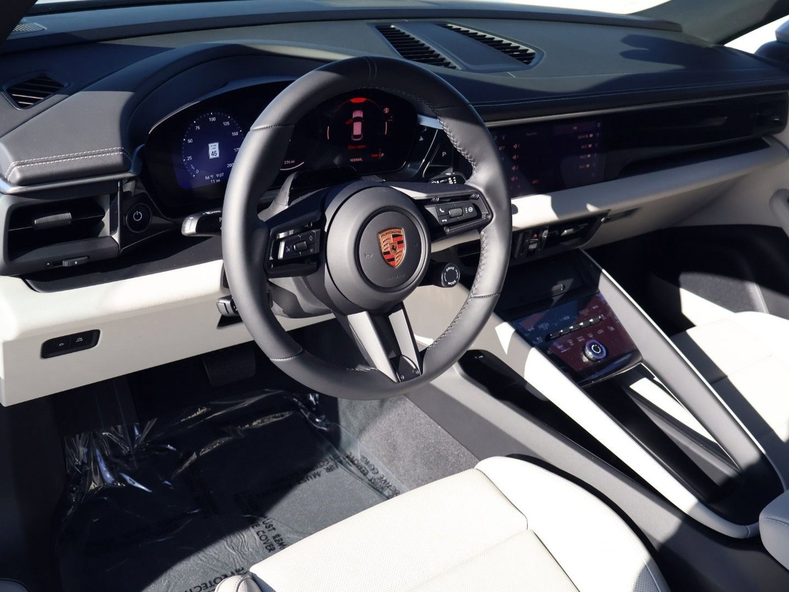 New 2026 Porsche Macan Electric image 4