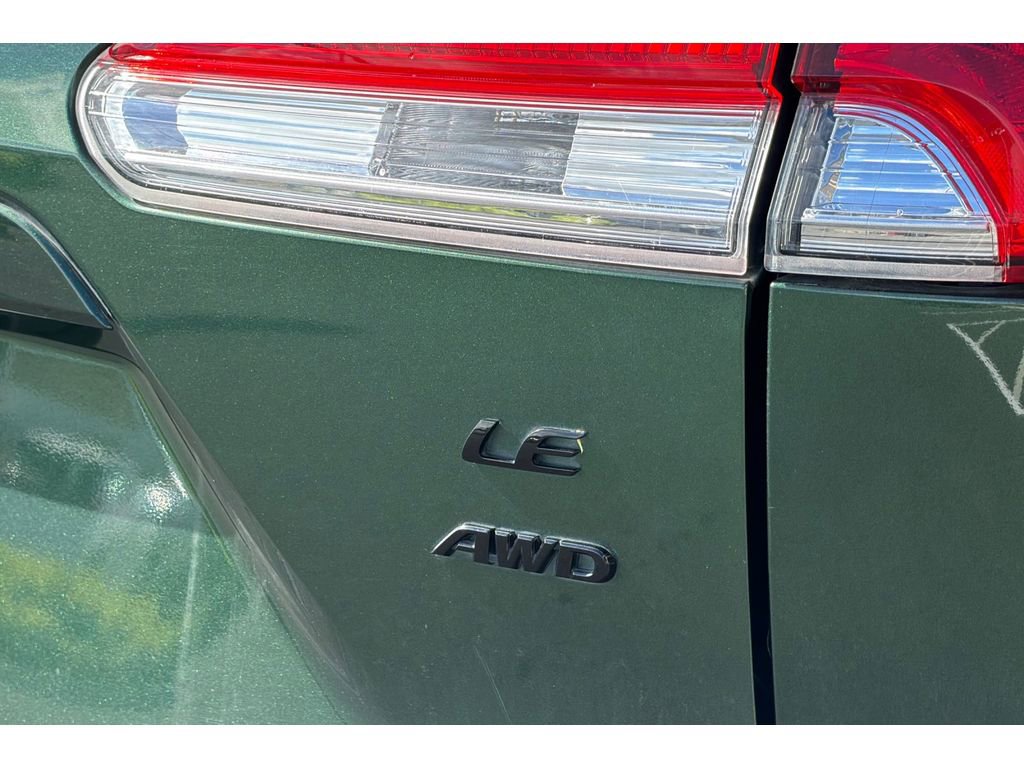 Used 2022 Toyota Corolla Cross LE AWD/4WD image 31