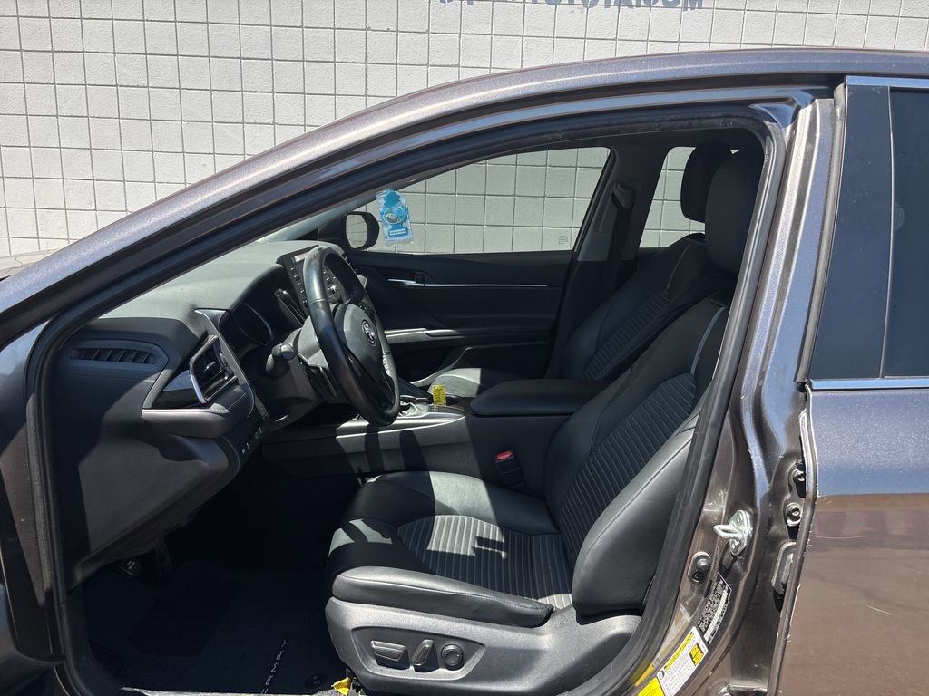 Used 2024 Toyota Camry SE FWD image 3