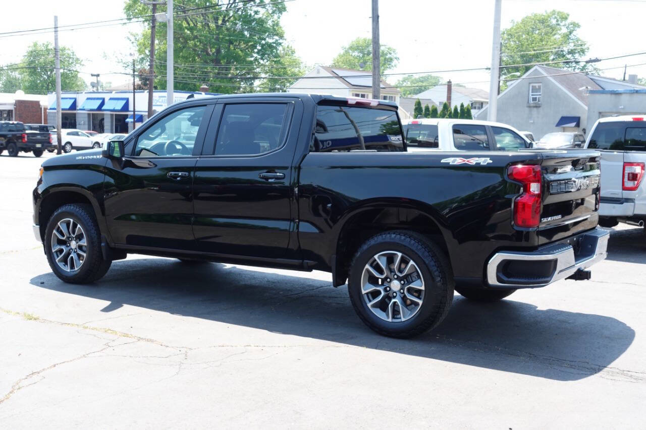 Used 2024 Chevrolet Silverado 1500 LT AWD/4WD image 2