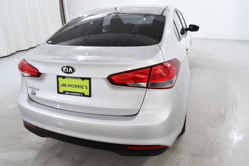 Used 2018 Kia Forte LX w/ LX Rear Camera Package image 12