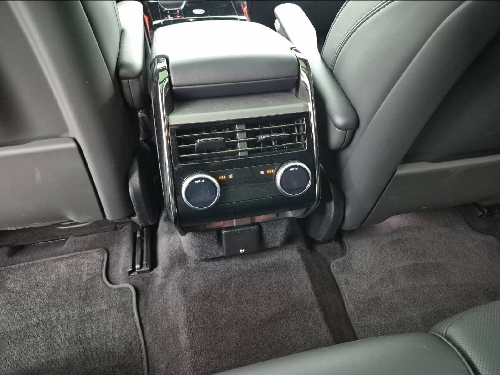 Used 2024 Land Rover Range Rover Sport Dynamic SE AWD/4WD image 19