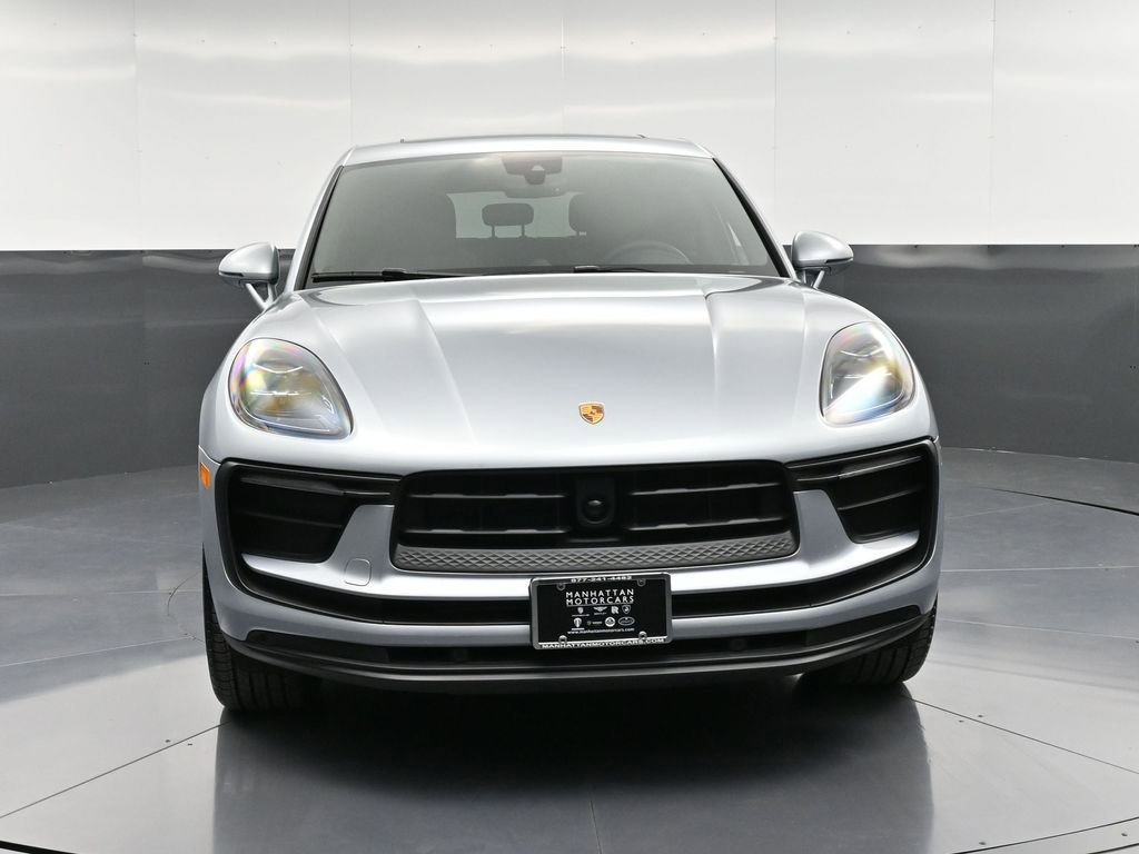 Certified 2025 Porsche Macan image 11