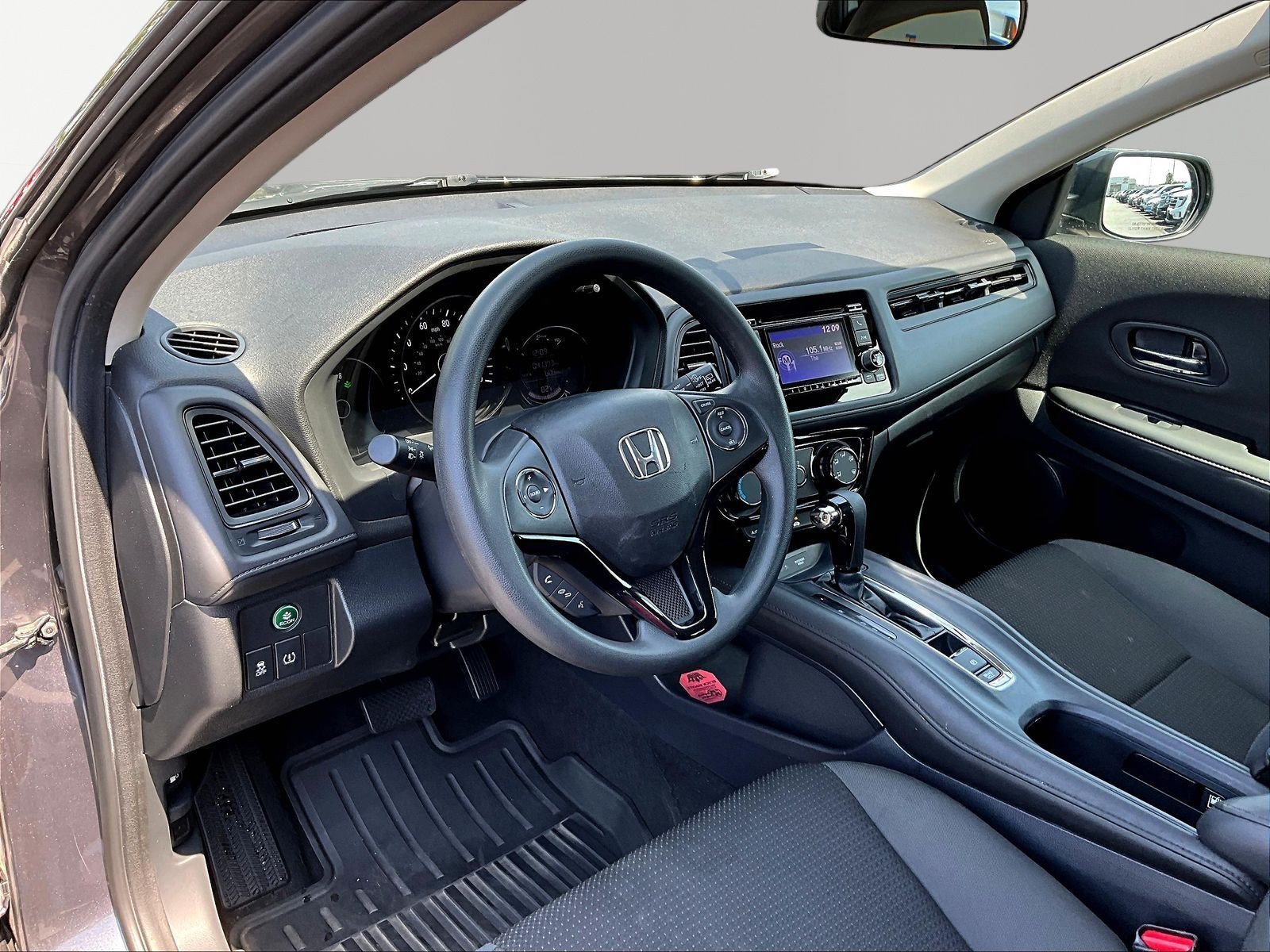 Used 2021 Honda HR-V LX image 17