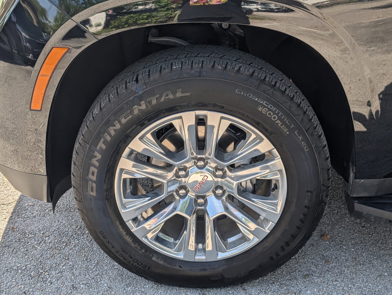 Used 2025 GMC Yukon XL Denali RWD image 23