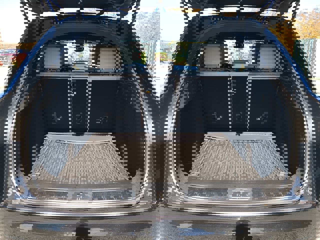 Used 2020 Land Rover Range Rover Velar R-Dynamic S image 11