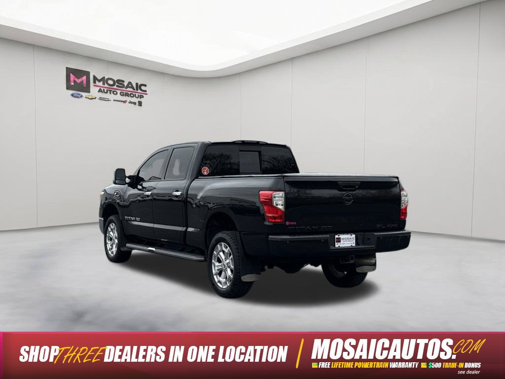 Used 2017 Nissan Titan SL AWD/4WD image 5