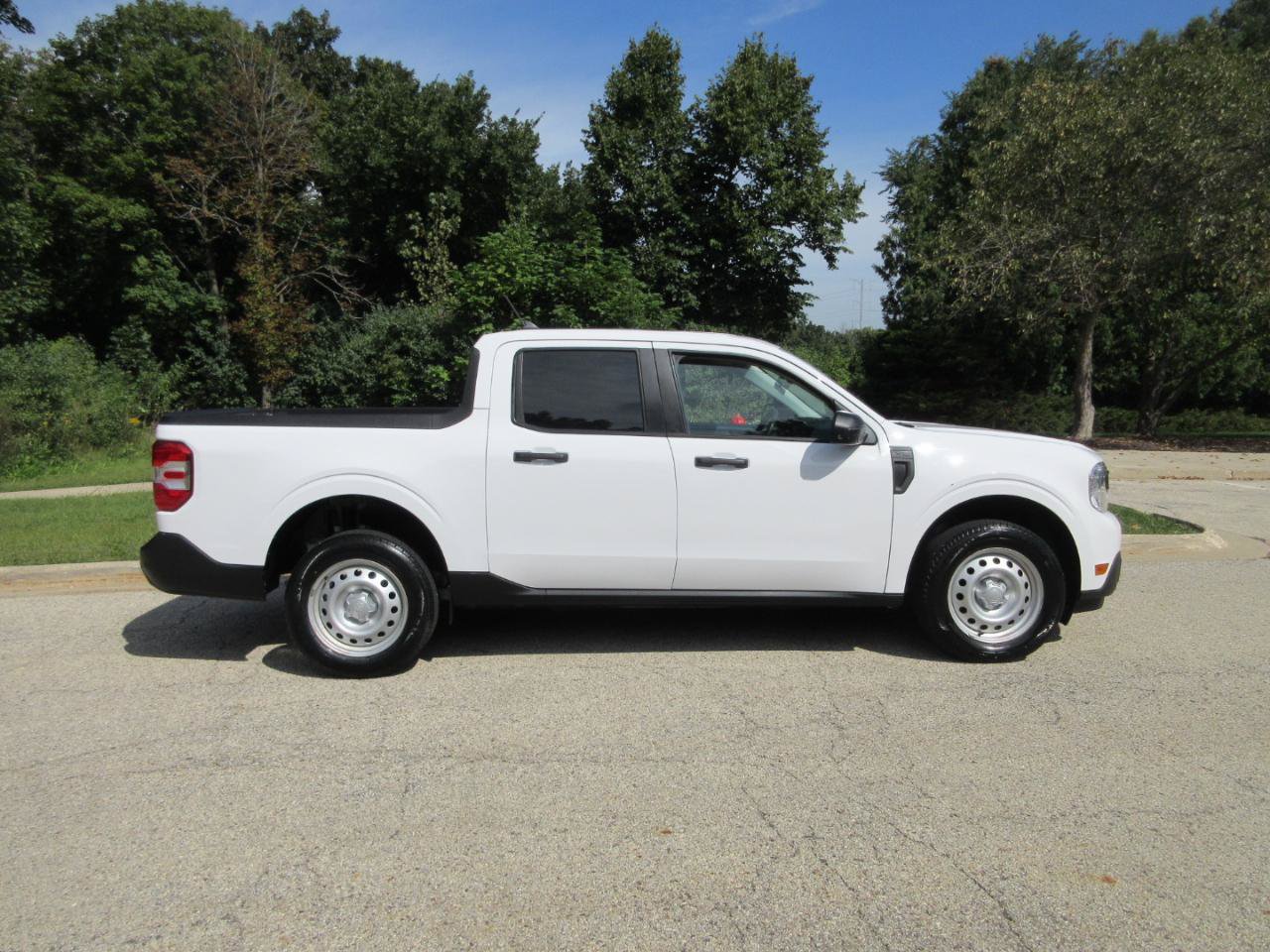 Used 2022 Ford Maverick XL FWD image 9