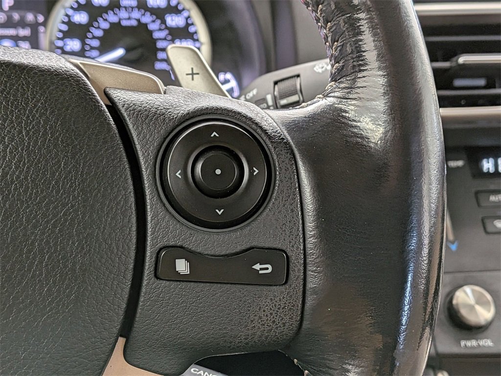 Used 2016 Lexus IS 300 AWD image 20