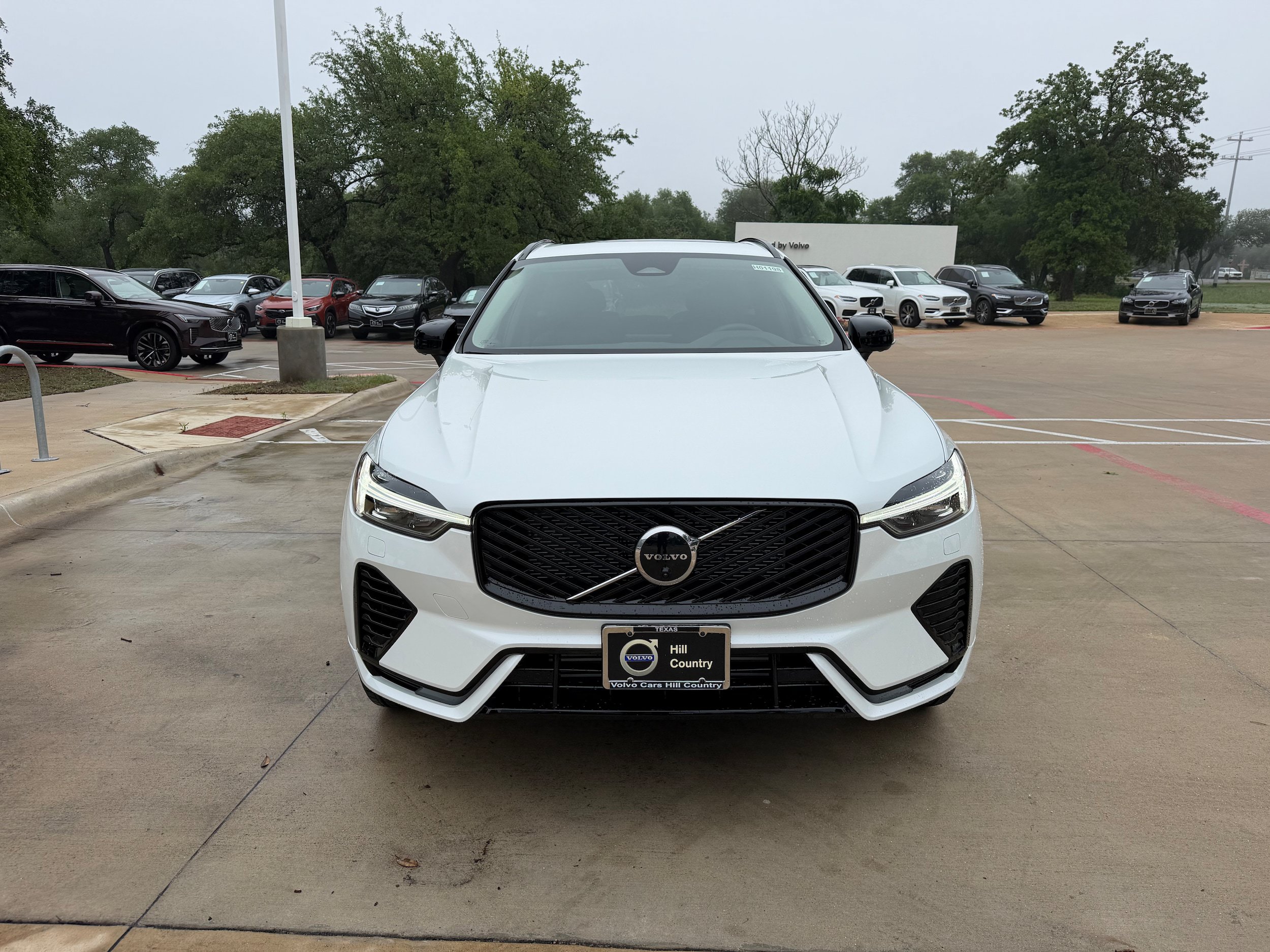 New 2026 Volvo XC60 T8 Plus w/ Protection Package Premier AWD/4WD image 6