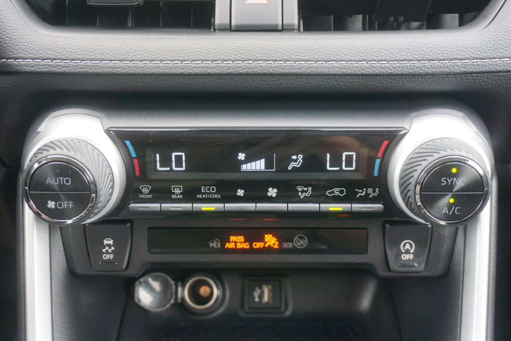 Certified 2025 Toyota RAV4 XLE AWD/4WD image 12
