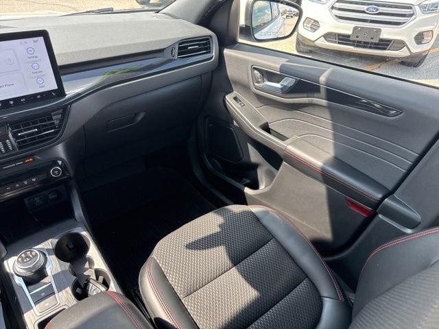 Certified 2023 Ford Escape ST-Line Select w/ Tech Pack #2 image 24