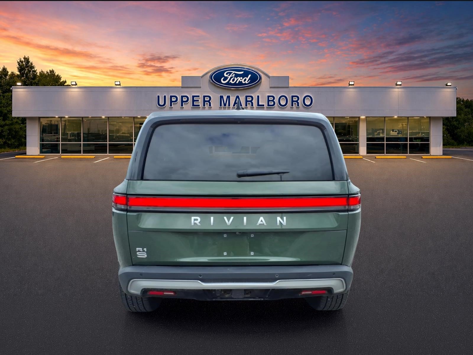 Used 2024 Rivian R1S Adventure Dual AWD/4WD image 5