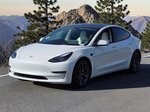 Used 2023 Tesla Model 3 Standard Range RWD image 4