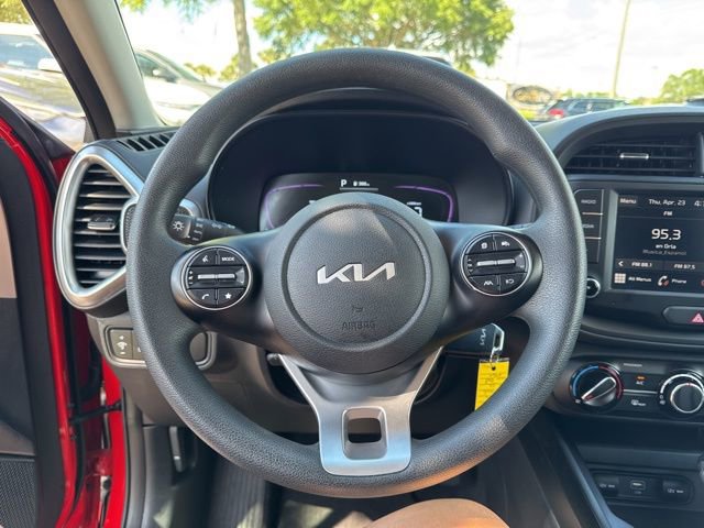 Used 2025 Kia Soul LX w/ LX Technology Package FWD image 27