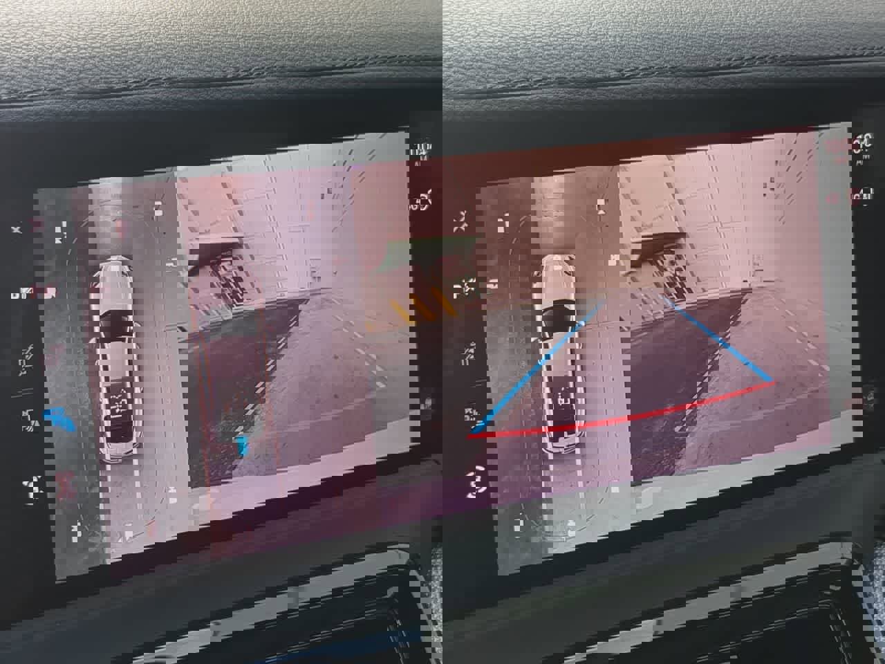 Used 2025 Porsche Panamera image 32