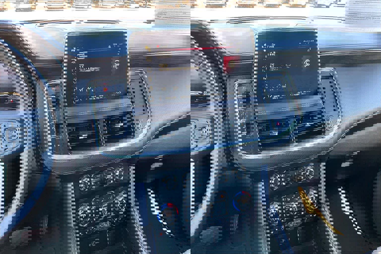 Used 2024 GMC Yukon SLT image 8