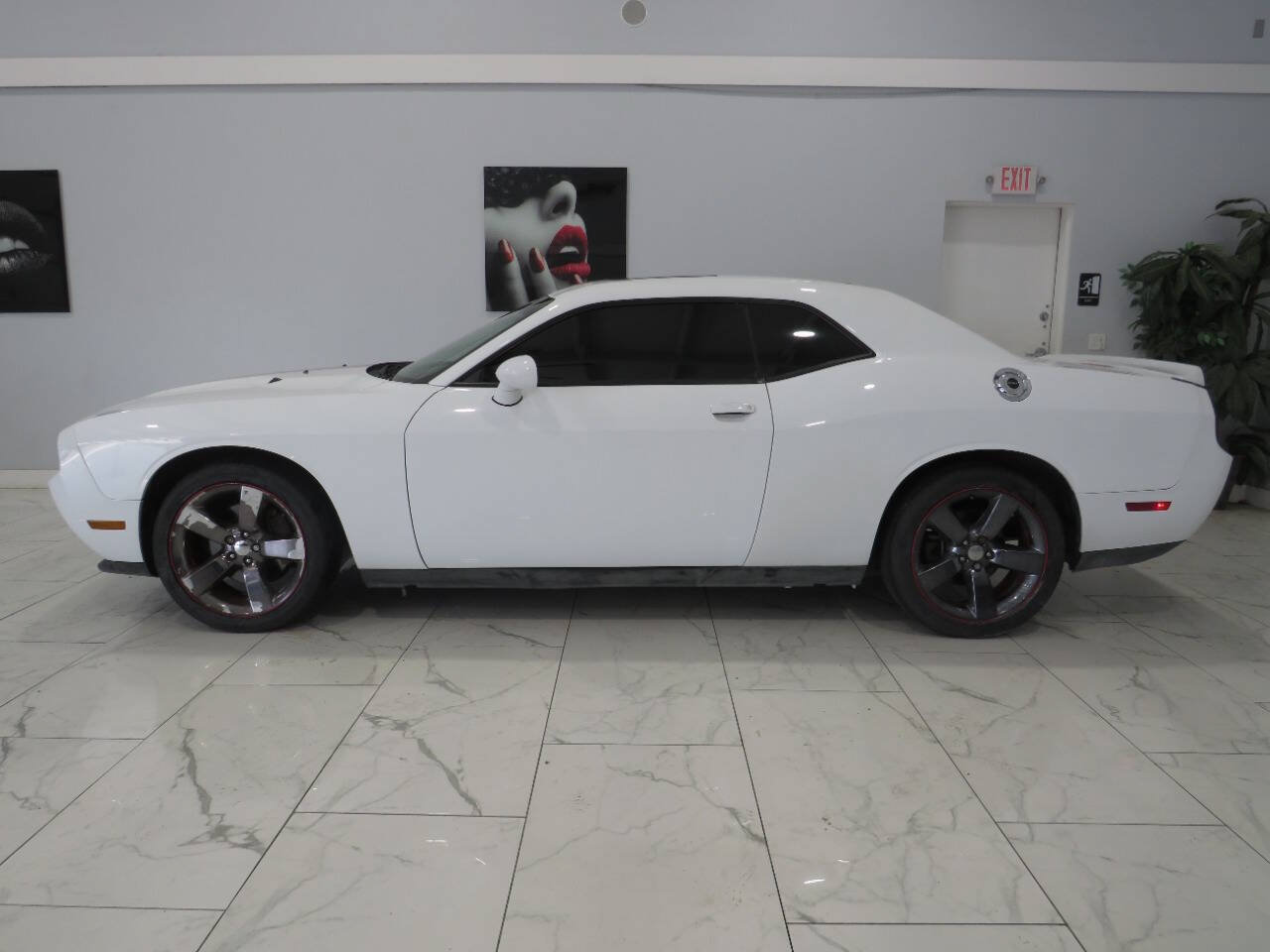 Used 2013 Dodge Challenger SXT RWD image 7