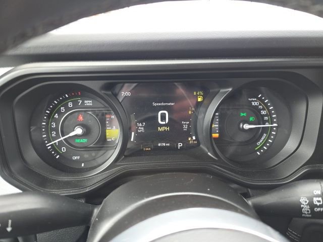 Used 2025 Jeep Wrangler Unlimited Sahara w/ Safety Group AWD/4WD image 18