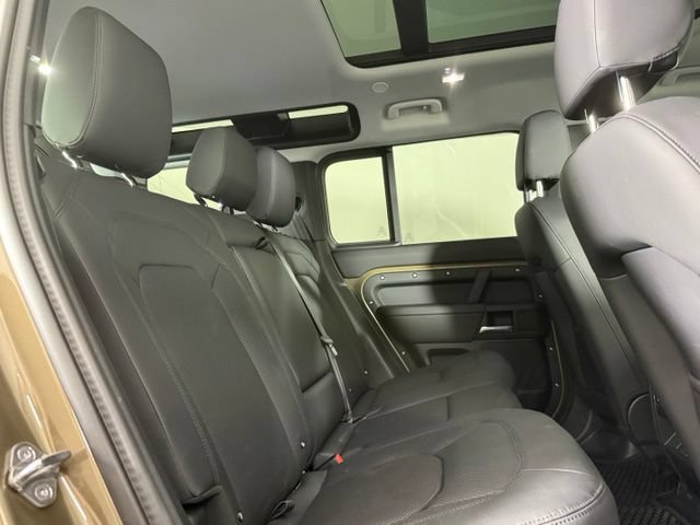Certified 2025 Land Rover Defender 110 S AWD/4WD image 29