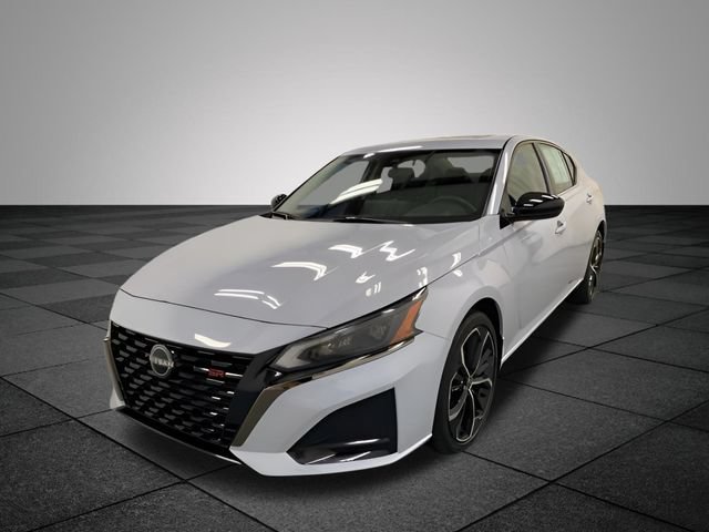 Used 2024 Nissan Altima 2.5 SR w/ SR Premium Package AWD/4WD image 3