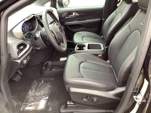 New 2026 Chrysler Pacifica Select w/ S Appearance Package image 8
