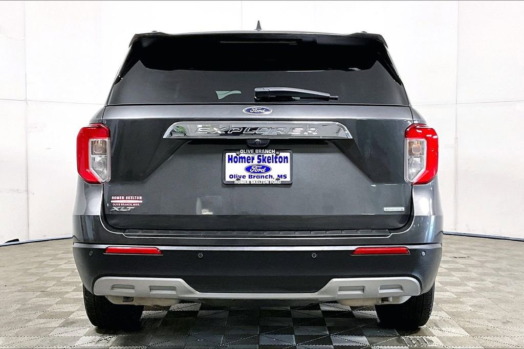 Used 2020 Ford Explorer XLT w/ Equipment Group 202A image 4